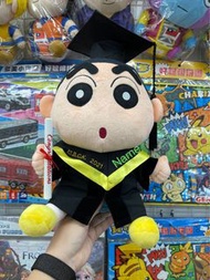蠟筆小新畢業公仔