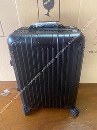 RIMOWA 黑色鋁合金行李箱