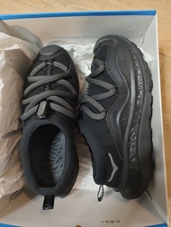 HOKA ONE ONE U ORA PRIMO