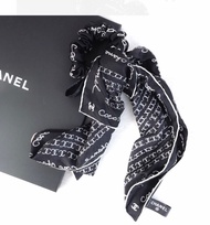 Chanel classic Scarf，小方巾，頭飾