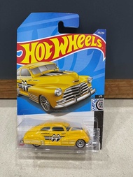 Xe mô hình đồ chơi Hotwheels cơ bản 1:64 - MOON EYES - 47 Chevy Fleetline
