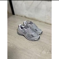N*w Balance 2002 R Seasalt Grey