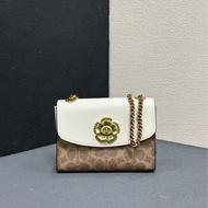Coach Parker 迷你白色山茶花