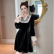 2025 Spring New French V-neck Lace Patchwork Cinching Waist Black Velvet Dress 40681