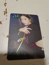 【絕版燙金】LE SSERAFIM Kazuha 官方 Yes Card 閃卡｜《YES!!》限定黑衣露腰雙色特殊簽名小卡