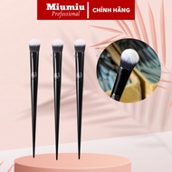 KVD 35 Foundation Concealer Brush, Kat Von D Lock with soft, smooth bristles that hold powder