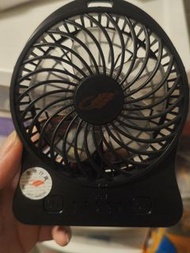 黑色 USB 充電迷你風扇 F95D