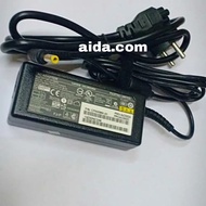 Fujitsu Lifebook3 E743 E744 UH572 UH574 19V 3.42A Laptop Charger