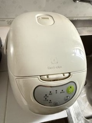 Electrolux 電飯煲 (EGRC120) 3L