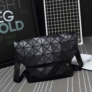 Issey Miyake Japan's New Geometric Diamond Bag Shoulder Messenger Bag Large Capacity Small Square Bag