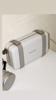 可愛的糖果盒RIMOWA Personal 系列 白色 斜掛包