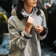 HELLY HANSEN HELOX防水短版風衣外套 米灰/女