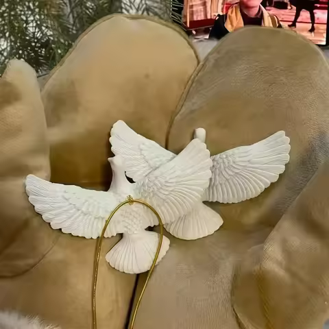 Stylish Friendship Doves - 2 Resin Christmas Decorative Doves for Home Christmas Tree Ornaments - DI