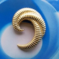 Vintage Jewelry 西洋古董飾品 MONET 金色調 蕨角 別針