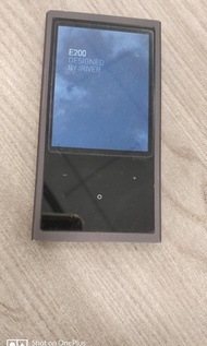 Iriver E200 4G 正常可以用,電池良好。也可以插SD卡播放器