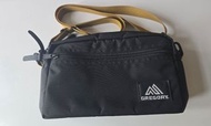 ✅️GREGORY PADDED SHOULDER POUCH M