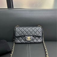 Chanel Classic Flap Mini Caviar Leather x Ghw