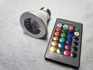 全新 家居用品，搖控彩色LED燈泡，射燈款，E27大螺絲頭，省電實用，可調光度，顏色，不同燈光模式，只得一個，可網上研究吓，不多介紹，耐用與否，要衡量一吓，試用價，小弟仲有其他燈泡，可睇睇，給懂得的。