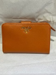 Prada 真皮Saffiano 季节限定款 中size 銀包保正真品