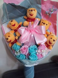 維尼熊畢業公仔花束