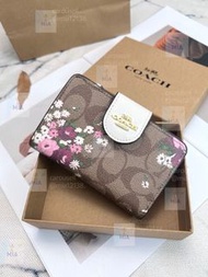 💜COACH 蔻馳 花朵圖案印花按扣 帆布配皮  零錢包 女款銀包 卡包 請認證mia12138.賣家 生日禮物  Wallet card clip birthday present