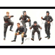3568 Master Box 1/35 : WW2 SOVIET TANK CREW Miniature (5 figures), 1943-1945 - Scale Model for Diora