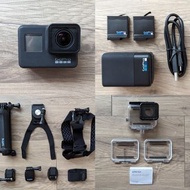 [誠可議] 原廠 GoPro 7 包含全套配件：自拍棒、電池組、胸背帶、防水保護殼...