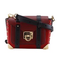 二手 Michael Kors Manhattan 小型單肩包，採用紅色鉚釘拼顏色皮革製成，配有翻蓋、斜背包和肩帶。