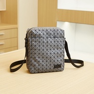 Issey Miyake Japan 2023 New Unisex Small Square Bag Geometric Diamond Single Shoulder Messenger Bag Fashion Silicone Mobile Phone Bag