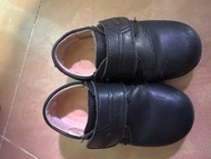 King health 返學男皮鞋25碼