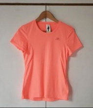迪卡儂 女裝運動排汗上衣 螢光橘 運動短袖T 短袖上衣/短袖T恤圓領T恤 運動健身透氣有氧