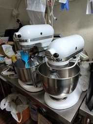 kitchenaid廚師機4.8L $800一部，有2部，一白一紅(不包配件）
