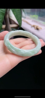 冰種 天然翡翠 緬甸 A玉 玉鐲 • 糯冰種翡翠雕花鐲