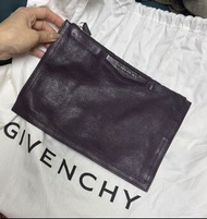 清屋🔥Givenchy 手拿包 深紫色 粗用非常一流！ 🉐500