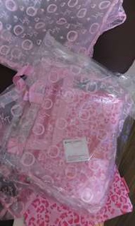 hello kitty 三件裝 ( 手袋, 化妝袋,污衣袋)