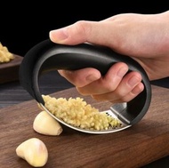 https://manymart.com.hk › products › 蒜泥器手動壓蒜器夾蒜器家用蒜蓉器搗蒜泥神器廚房小工具擠蒜末器-壓蒜-壓薯器