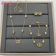 D Brand CD Letter Pearl Choker Necklace for Women, Electroplated Copper Collarbone Chain Light Luxur