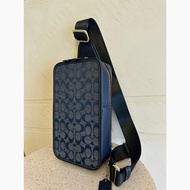 ถุงกระเป๋าสะพายคาดอกสะพายพาดลำตัวผู้ชายมีในสต็อก C9867 CG993 C9865