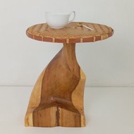 藝術茶几，邊桌，不對稱實木茶几，藤編桌面的桌子