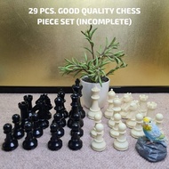 29 PCS. GOOD QUALITY CHESS PIECE SET (INCOMPLETE)