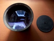 60-70年代 “ 番梘泡鏡王 ” 東德 Meyer 廠 Epidon  420mm f3.6  = Trioplan 。是用作什麼用途不知道了,  連原裝鏡頭蓋,  沒有接環,  假如加工加鏡筒可以用在 SLR 單鏡反光相機 /無反數碼相機上。這支世界聞名的熱門炒作 Meyer 原廠 “番梘泡”王，“波波”王，“金剛圈” 王，“散鏡王”同樣是 Epidon / Trioplan 簡單 3 片3組設計,  拍攝效果多變, 球面像差造成如圖中漂亮波波圈圈散景👍  聖誕新年燈飾光點會造成很漂亮的散景