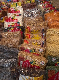 [ NEGOSYO PACK ]] Kutkutin Per Kilo pt2 (Kasoy, Dilis, Choco/Chewy Stones, Garlic, Cracker nuts, nagaraya, mallows)
