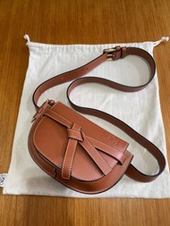 包順豐 焦糖色 Loewe gate  belt bag 