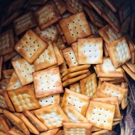 Biskut Mayat HwaTai Hard Cracker Biscuit Biskut Tawar Kecil Biskut Keras 1kg