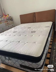 Sealy bed: queen size