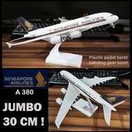 Airbus A380 Boeing B777 Singapore airline Emirates Qatar airlines Korea Air Japan airline KLM SQ Lar