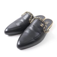 全新未使用 CHANEL 19A G34926 Coco Mark 鏈條裝飾尖頭黑色皮革穆勒鞋，金色五金配件，尺寸 37.5，義大利製造，原廠鞋盒