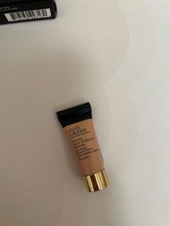 Estee Lauder 粉底