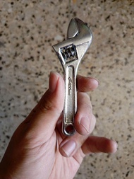 kunci inggris 4 inch standar