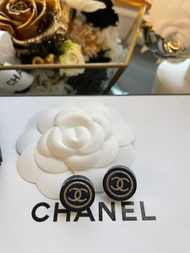 專櫃正品 CHANEL 香奈兒 藍底金cc圓形黑色 針式耳環